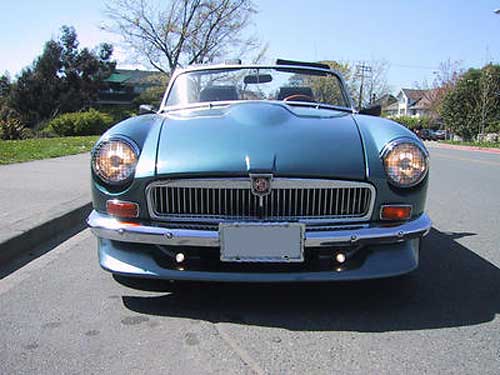 Troy Verrin's 1969 MGB roadster with Rover 35L V8
