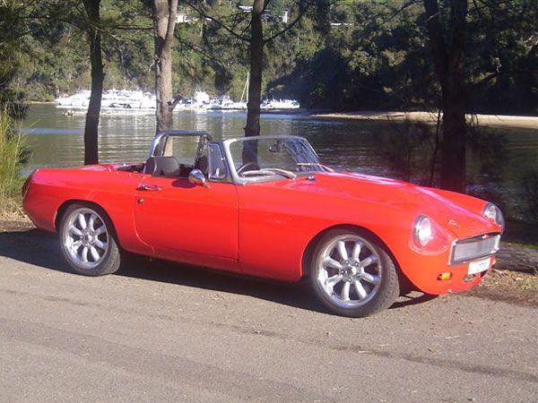 Victor Guerrero's 1971 MGB with Chevy 383 V8