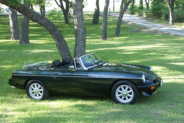 Wayne Kube's 1979 MGB Roadster with Rover'L V8 engine