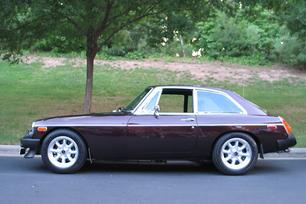 Wayne Rippy's 1974.5 MGB-GT with Oldsmobile V8