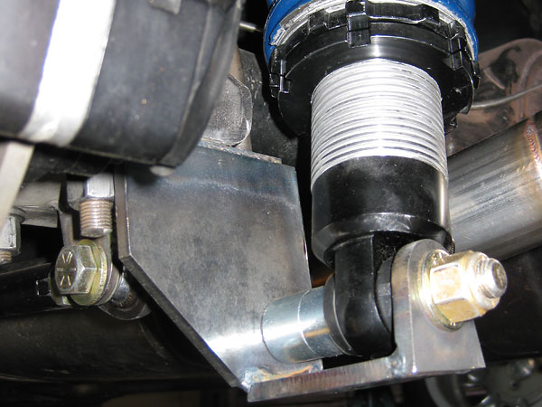 Lower suspension tube mount mounts to the axle using U-Bolts from Stengel Brothers.