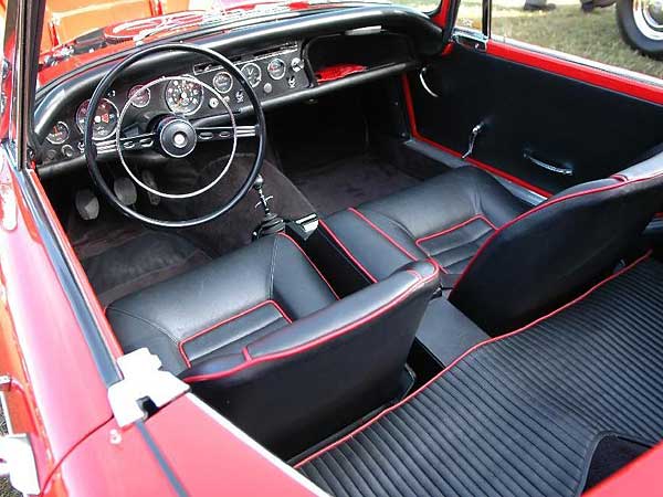 1965 Sunbeam Tiger - dashboard and interior