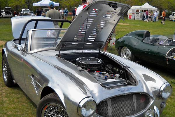 Like airplanes of the 1950s, the Elliott-Healey's aluminum body is buffed to a mirror finish.
