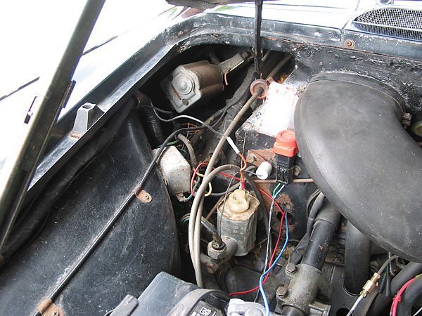 Lucas wiper motor and Lockheed brake master cylinder