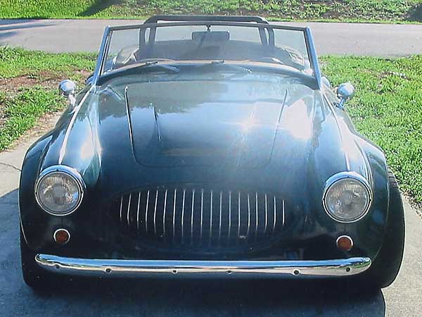 1961 Austin Healey 3000 - grille and hood