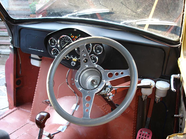 Motolita steering wheel.
