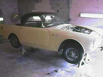 Sunbeam Alpine engine compartment