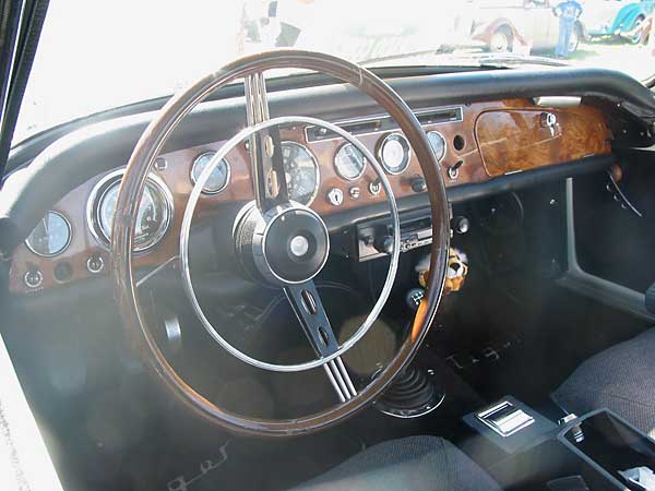 1965 Sunbeam Tiger - dashboard and steering wheel