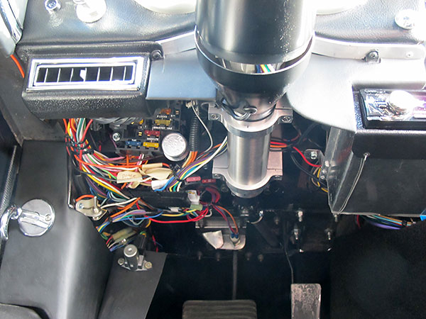 22-circuit, GM-style, color-coded wiring harness.