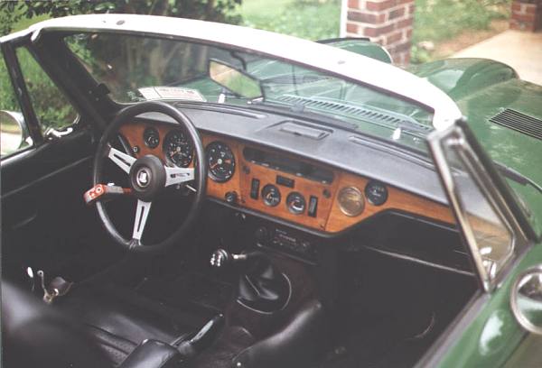 Triumph GT6 dashboard