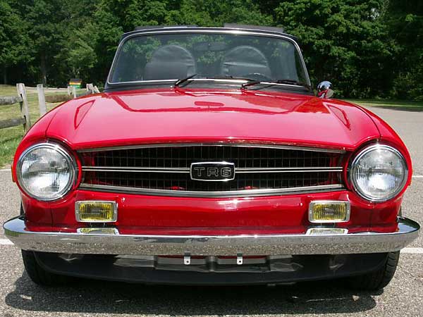 TR6 grille