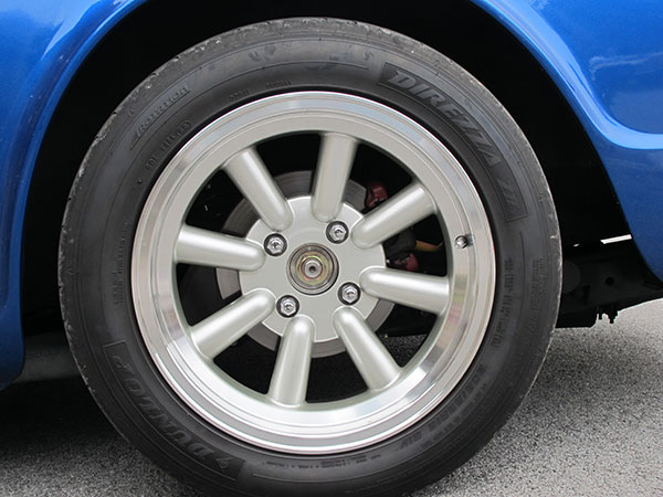 Dunlop Direzza Sport ZII tires, size 205/55R16.