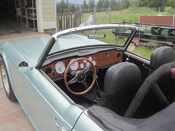 Mota-Lita steering wheel.