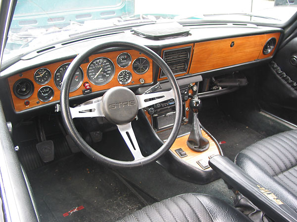 Triumph Stag dashboard... what is it about Triumphs and veneer?