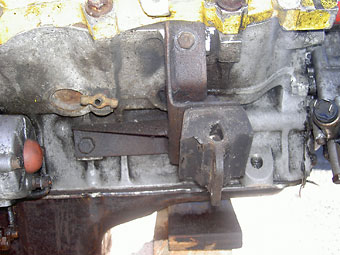 TR8 engine mount driver side - engine out