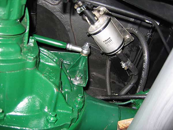 Panhard rod mounting on axle