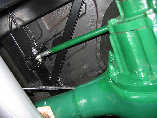 Panhard rod mounting on frame