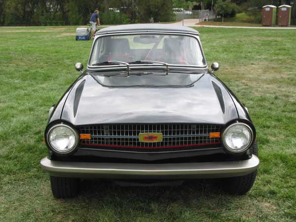 TR6 with customized grille
