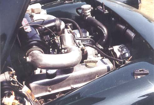 TR3/Rover v8 engine view
