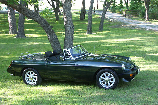Wayne Kube's 1979 MGB Roadster with Rover 3.9L V8 engine