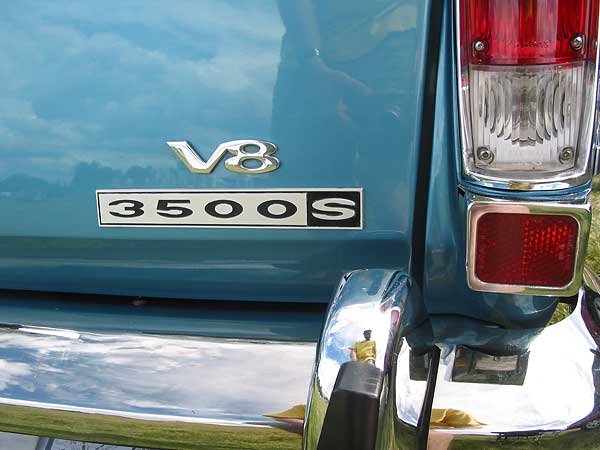 V8 3500S badges and tail light