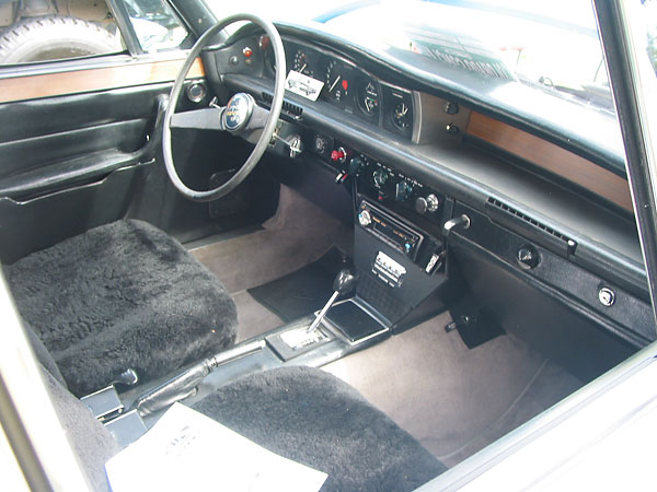 rover 3500s interior