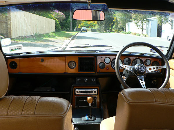 Triumph 2500PI dashboard and gauges