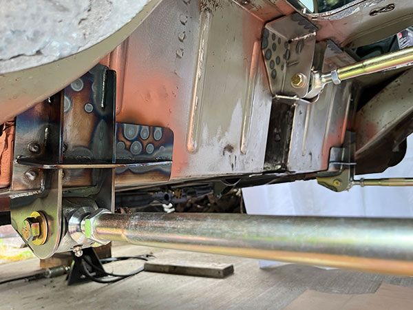 Custom 3-link rear suspension.