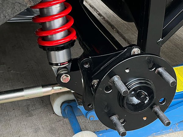 Ridetech HQ 6.3 inch stroke mono-tube gas-pressurized coilovers with forged aluminum bodies.