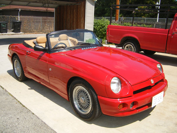 Tom Raddatz's MG RV8 (with Rover V8