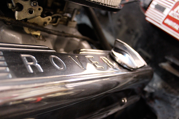 Polished aluminum Rover valve covers.