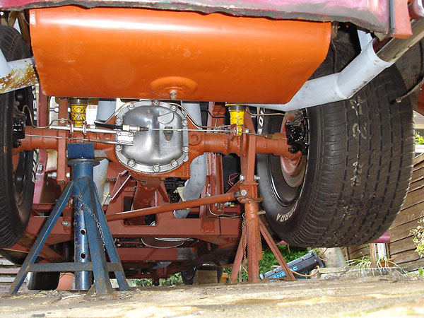 Narrowed Volvo rear axle. 3.7:1 final drive ratio. Locking differential.