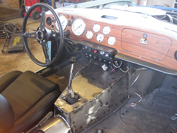 Successful trial installation: the transmission cover is now ready for paint and upholstery.
