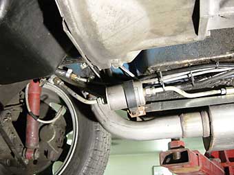 Change fuel filter 2002 ford focus #2
